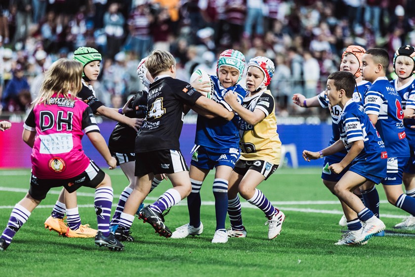 Narraweena Hawks and Narrabeen Sharks in action at 4 Pines Park 